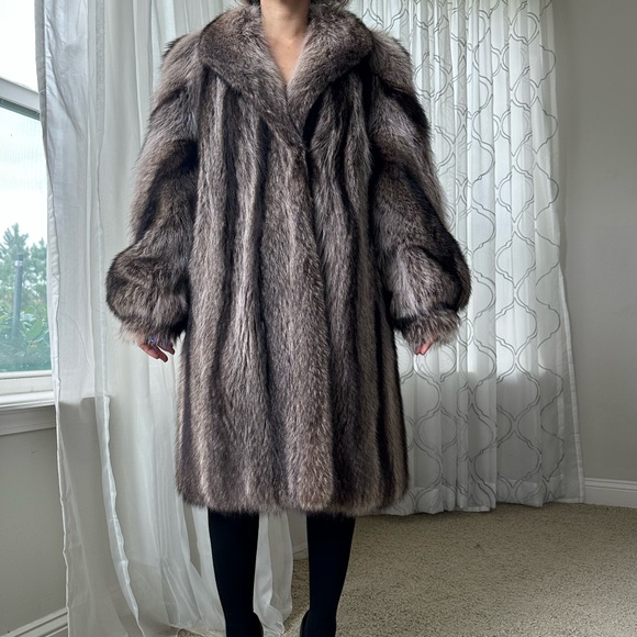 VTG Fur Coat - Picture 4 of 11